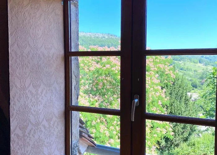 Le Chateau De Busqueilles La Gasthof 3*